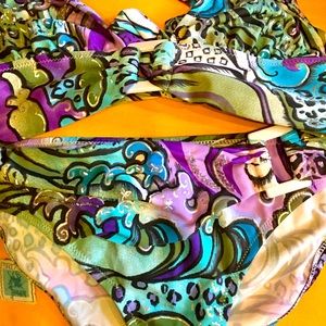 Gorgeous bikini… size S/M. Beautiful colors and fit